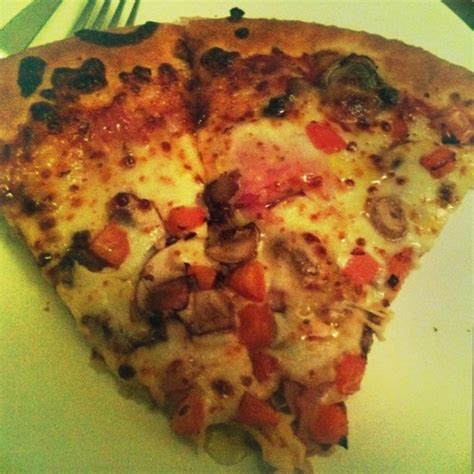 Veggie hut pizza first opened it's doors in surrey in october of 2003 and proudly serving the community fresh veggie pizza since. Pizza Hut | Food, Vegetable pizza, Pizza hut