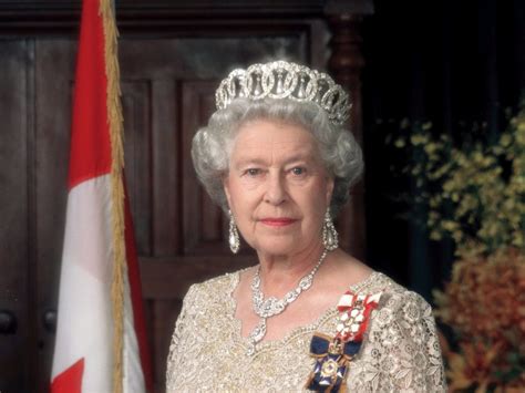 La reina isabel ii a los tres años. La Reina Isabel II cumple 91 años de edad y 65 en el trono ...