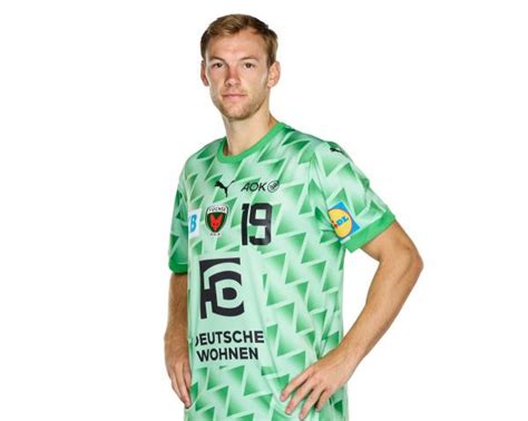 füchse berlin stellen neues trikot für handball saison 2022 23 vor