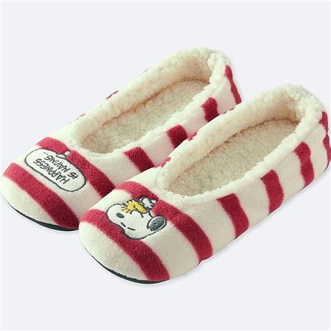 By accessing uniqlo.com and navigating without modifying your parameters, you accept the use of cookies or similar technologies. PEANUTS FLEECE SLIPPERS | UNIQLO US