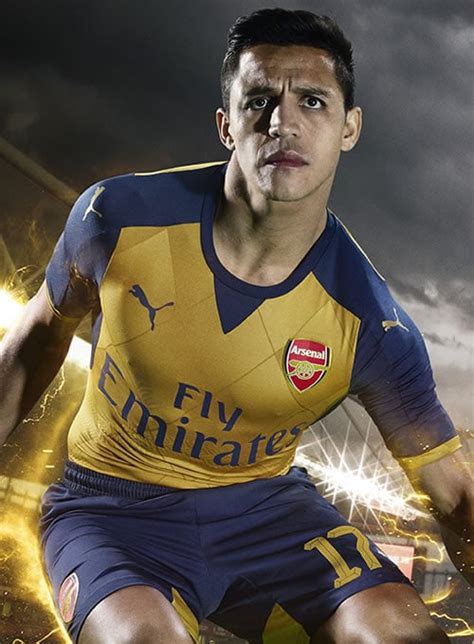 Alexis Sanchez Olivier Giroud Model Arsenals New Away Kit