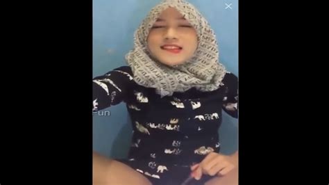 Lagi Gadis Bertudung Di Kecam Muatnaik Video Aksi Ghairah Sambil Tuttt Di Bilik Namun Aksi Yg