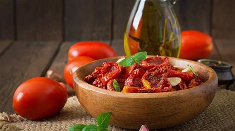 Berikut resep dan cara membuat manisan rambutan tanpa cabe. Tips Membuat Manisan Tomat Kering yang Tahan Lama - Lifestyle Fimela.com
