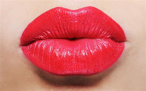 8 Lip Plumpers To Improve Your Pucker