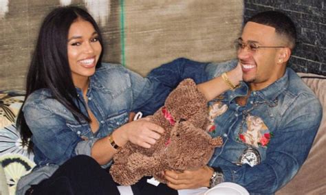 Does memphis depay have tattoos? Manchester United misfit Memphis Depay celebrates ...
