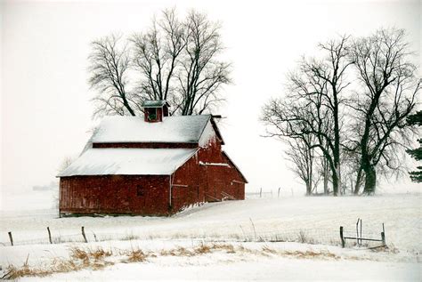 Old Red Barn In An Illinois Snow Storm Photograph By Kimberleigh Ladd