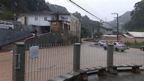 Ap S Trovoadas E Alagamentos Saiba At Quando Chove Em Blumenau