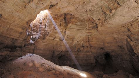 Majlis Al Jinn Cave Oman Jane Wernick Associates