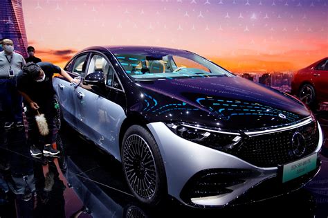 Mercedes Eqs Electric Sedan The S Stands For Stunning The New York Times