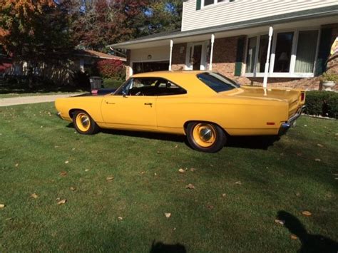 Plymouth Road Runner 1969 Bahama Yellow For Sale 1234567 1969 Plymouth