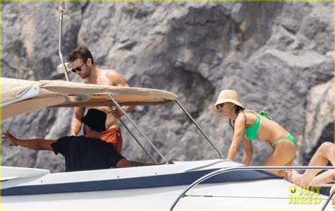 Photo Chace Crawford Shirtless With Rebecca Rittenhouse Photo