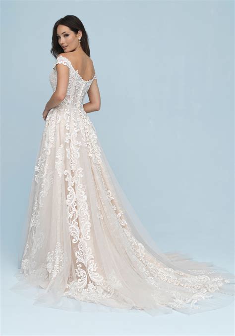 9619 In 2020 Allure Bridal Gowns Allure Wedding Dresses Wedding