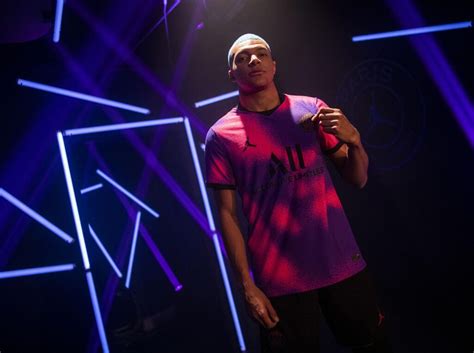 Cuarta camiseta del PSG 2021 x Jordan