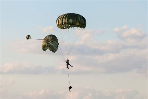 Army parachute drop | The Ohio State University Airport