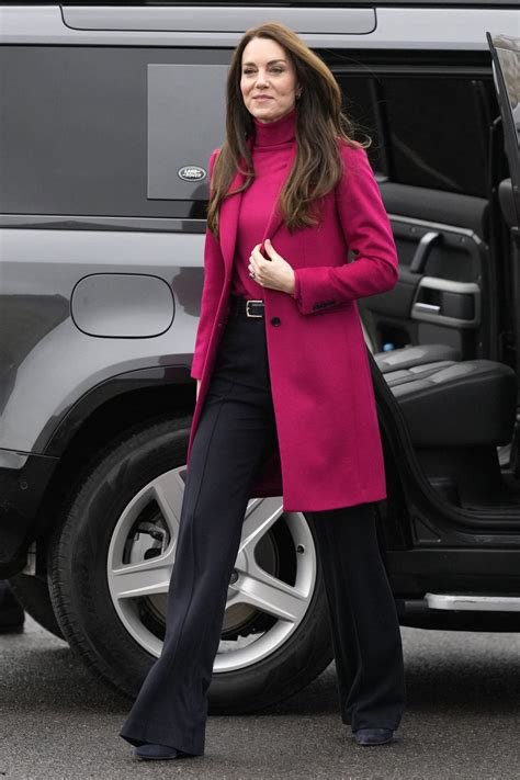 Kate Middleton Visits The Windsor Foodshare In Windsor 01262023