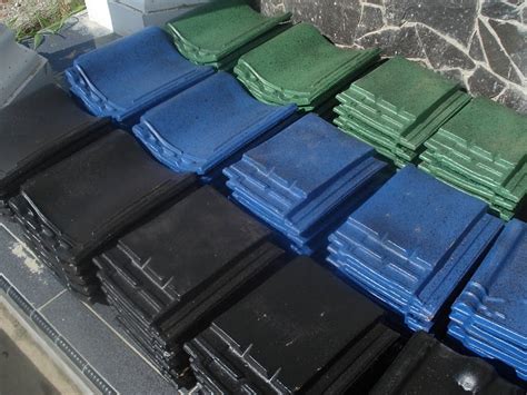 Warna genteng tidak mudah pudar, kuning keemasan, awet hingga puluhan tahun, tidak mudah berlumut. GENTENG MORANDO JATIWANGI ABADI GENTENG JATIWANGI