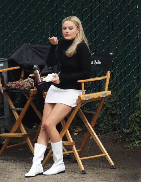 Margot Robbie On The Set Of Once Upon A Time In Hollywood 15 Gotceleb