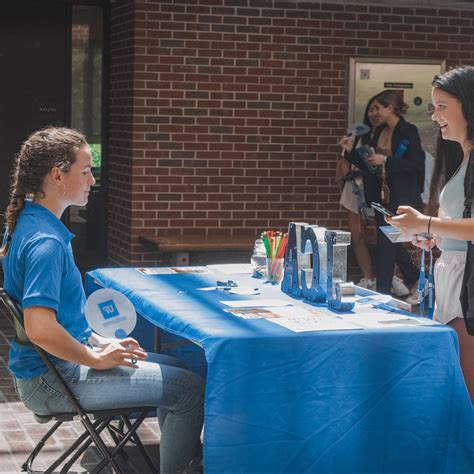 journalism and communications ambassadors uf college of journalism and communications