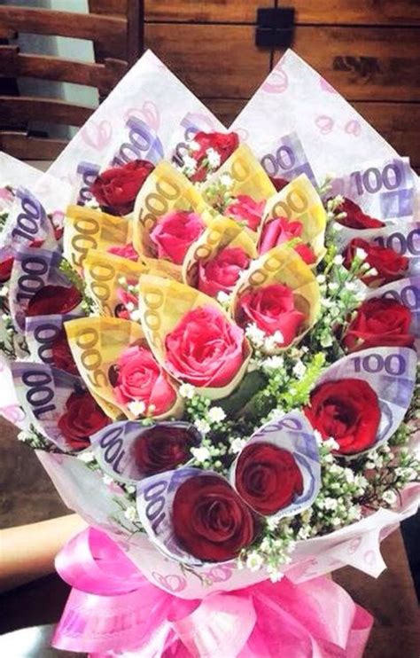 11 Bouquet Of Flowers With Money 99degree