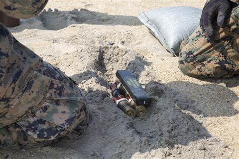 Eod Techs Train For Explosive Situations Us Indo Pacific Command 2015