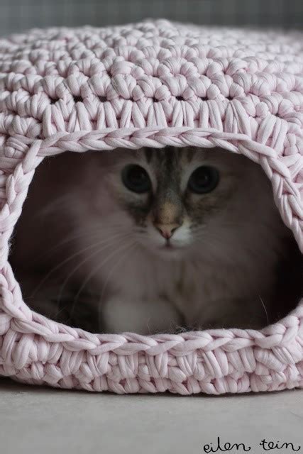 Crochet Your Cat A Nice Cozy Nest Free Pattern The Homestead Survival