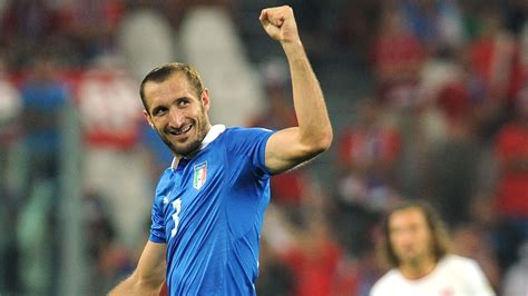 He started his senior career in 2000 with livorno and in 2004 with italy. World Cup Player Profile: Giorgio Chiellini - Black ...