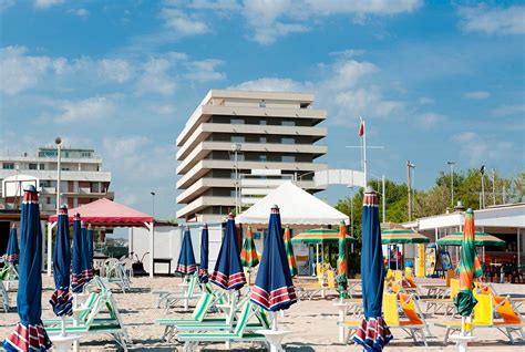 Wir haben vereinbarungen mit den stella marina baths : Der Strand von Cattolica | Hotel Cormoran