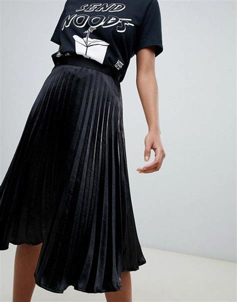 Missguided Missguided Satin Pleated Midi Skirt In Black Pleated