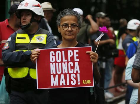 Le Brésil Sunit Pour Défendre La Démocratie