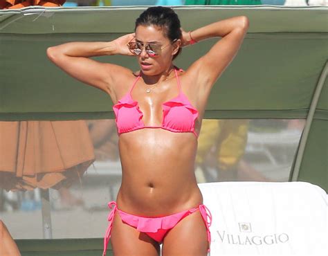 Eva Longoria Shows Off Her Slim Figure In A Pink Bikini In Miami Gorgeous Celebrities In