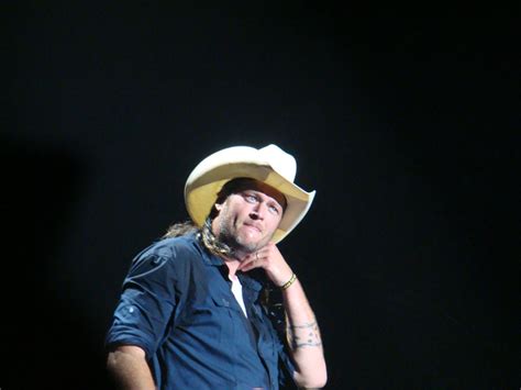 Blake Shelton At Walnut Creek In Raleigh Nc On 8 9 13 Oh No The