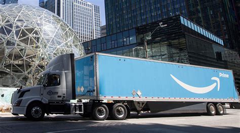 Amazon doesn't employ its truck drivers or have giant contracts with public trucking companies — a major hurdle heading into the holiday season. Amazon Begins to Act as Its Own Freight Broker | Transport ...