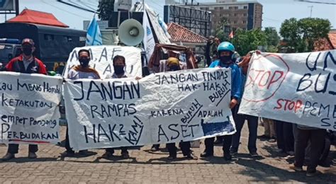 Di Phk Sepihak Ratusan Buruh Di Pekalongan Demo Pt Pajitex