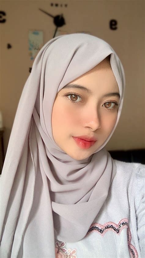 Pin By Arasu On Hijab Beautiful In 2022 Gaya Hijab Wanita Cantik Wanita