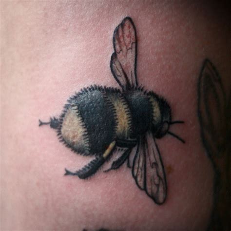 Alice Carrier Small And Cute Bumble Bee Tattoo Bee Tattoo Cool