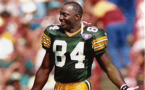 Sterling sharpe (born april 6, 1965 in chicago, illinois) is a former american football wide receiver and currently a nfl analyst for the nfl network. Hall of Very Good: Sterling Sharpe - No Huddle