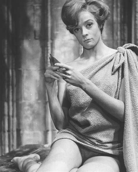 Downton Abbey S Maggie Smith And How She Became The Dame Who Shuns Fame Mirror Online