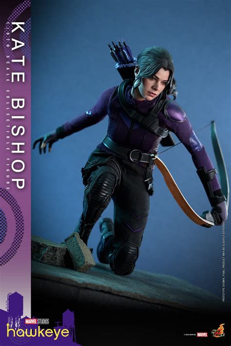 hawkeye kate bishop 1 6 scale figure coming soon from hot toys