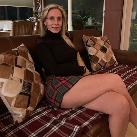 Mature Sexy Blonde Legs In Mini Skirts And Heels Pics Xhamster
