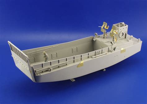 1 35 Scale Landing Craft