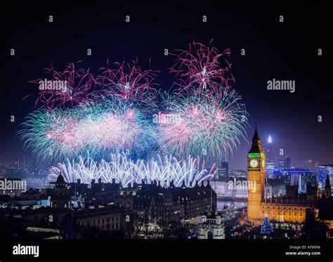 The Mayor Of Londons New Year Fireworks Display Stock Photo Alamy