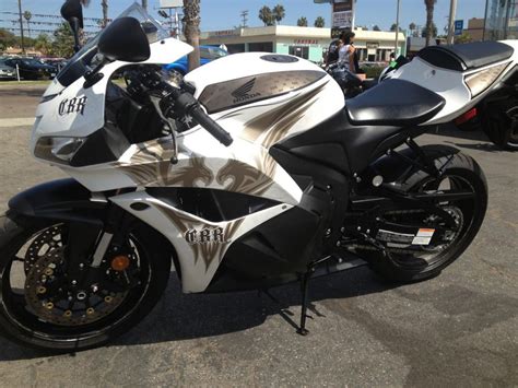 The cbr600rr's spec sheet reads like a racer's wishlist, but its street credentials are equally impressive. 2014 Honda CBR600RR 600RR Sportbike for sale on 2040-motos