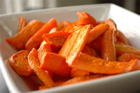 Simply Mangerchine Maple Roasted Carrots