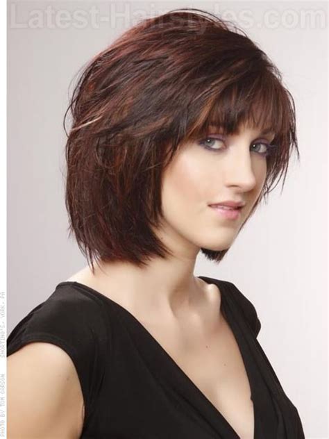 20 Photos Feathered Bangs Hairstyles With A Textured Bob