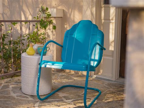 How To Paint An Outdoor Metal Chair How Tos Diy