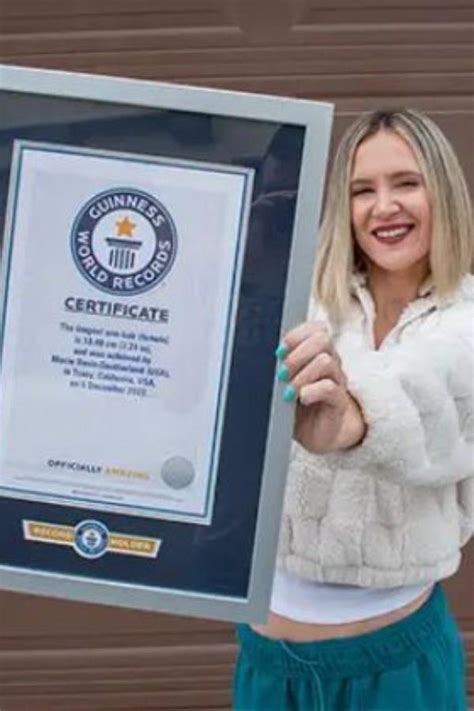 Woman With Worlds Longest Arm Hair 18 Cm