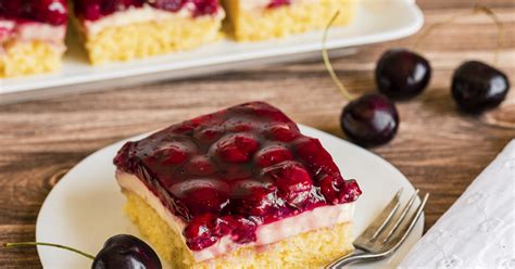 Kirsch-Schmand- Blechkuchen saftig lecker