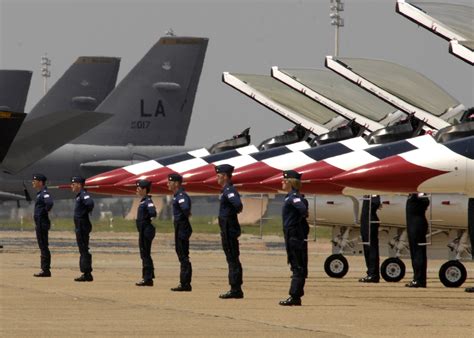 Fileusaf Thunderbird Pilots Lined Up Beneath F 16