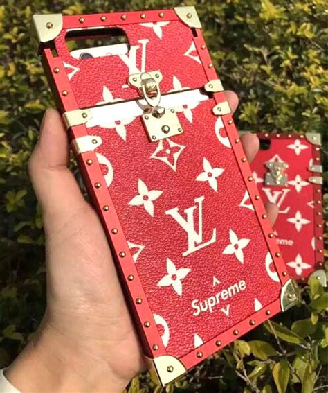 Buy and sell authentic handbags including the louis vuitton x supreme iphone 7 eye trunk red in with and thousands of other handbags. LV x Supreme Red Metal Two Piece Trunk Case | Accessories ...