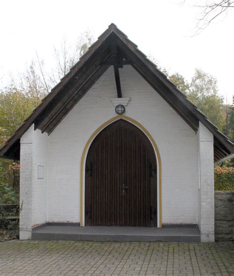 It features three pieces thoughtfully designed to create endless configurations that adapt to your changing needs. Friedhof Elte | St. Johannes der Täufer in Rheine